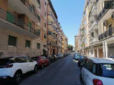 Bari, i balconi al piano terra